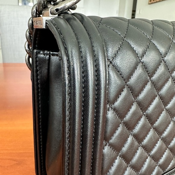 Chanel Boy New Medium 🌟SOLD Locally🌟 - Picture 5 of 11